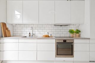 Cuisine blanche : choisir façades, plan de travail et déco